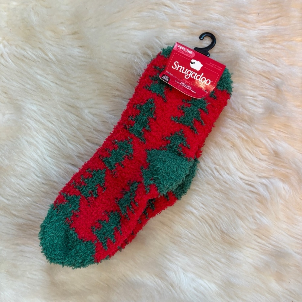 Snugadoo Red and Green Fuzzy Christmas Tree Socks